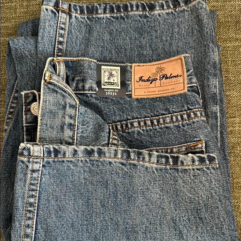 NWT Tommy Bahama Indigo Palms Classic Fit Jeans. 36 x 32. Medium blue.